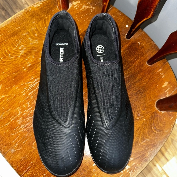 Predator Accuracy.3 Indoor Soccer Cleats - Picture 3 of 5